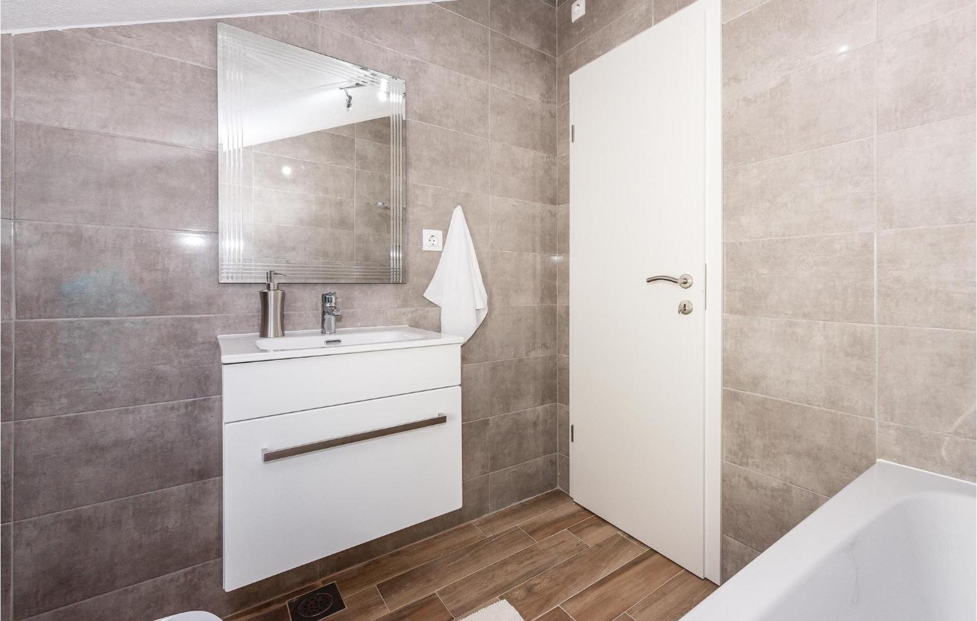 4 Bedroom Beautiful Home In Sibenik Exterior photo